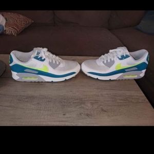 2 pairs of Nike Air max and 1 pair Adidas Pharrell Williams size 11